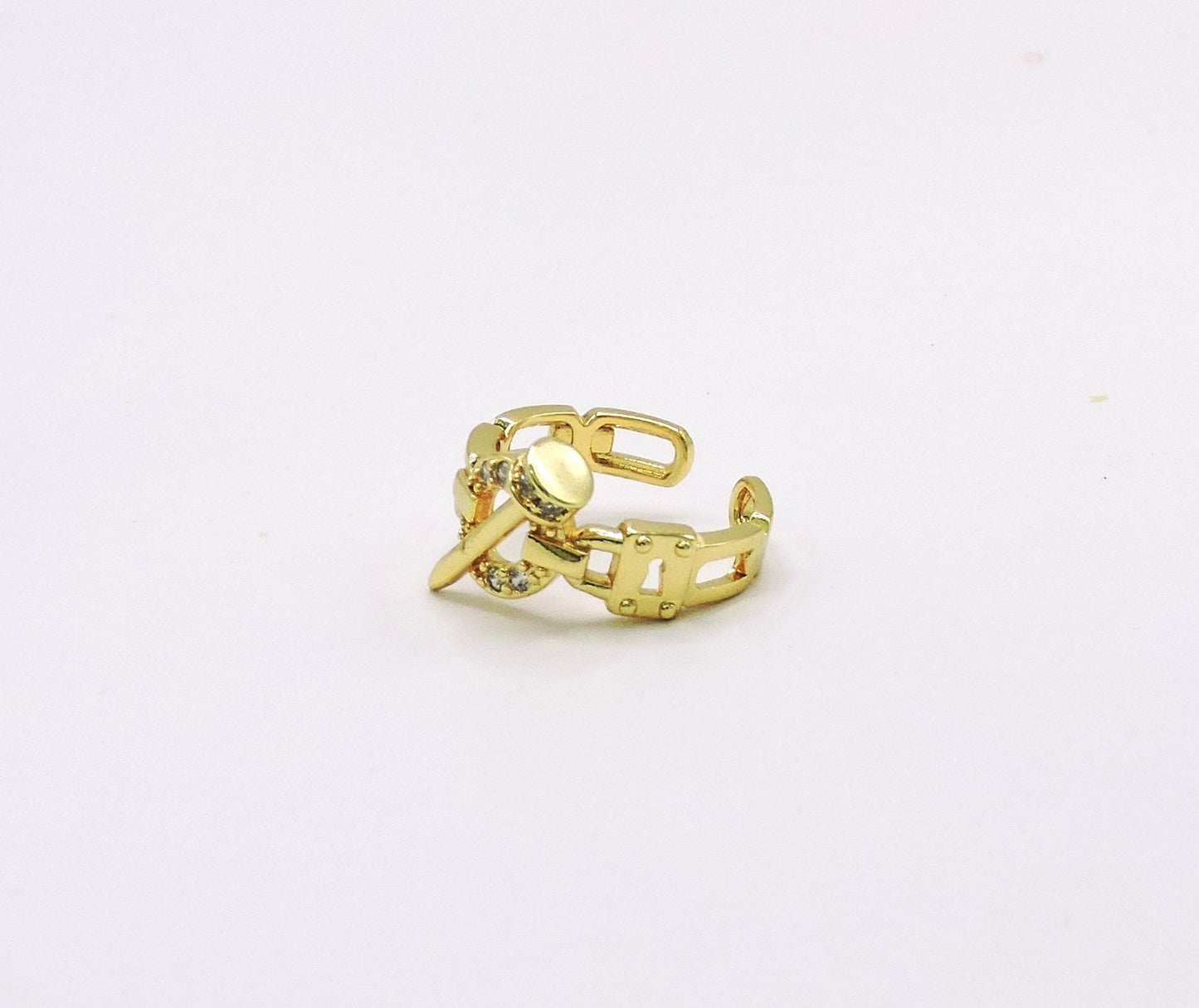 Link ring with diagonal nail in gold-filled and zircon
