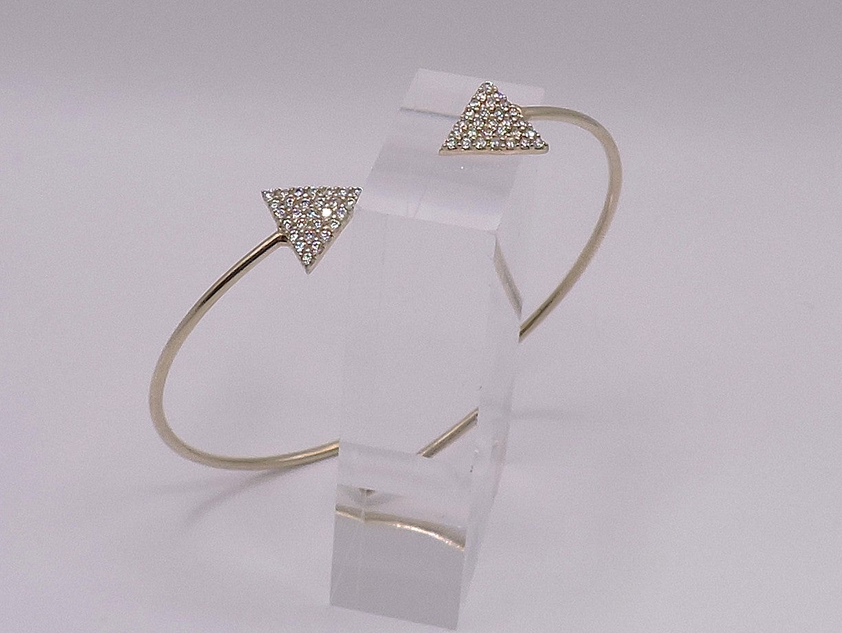 Gold-plated silver cuff, arrow-shaped