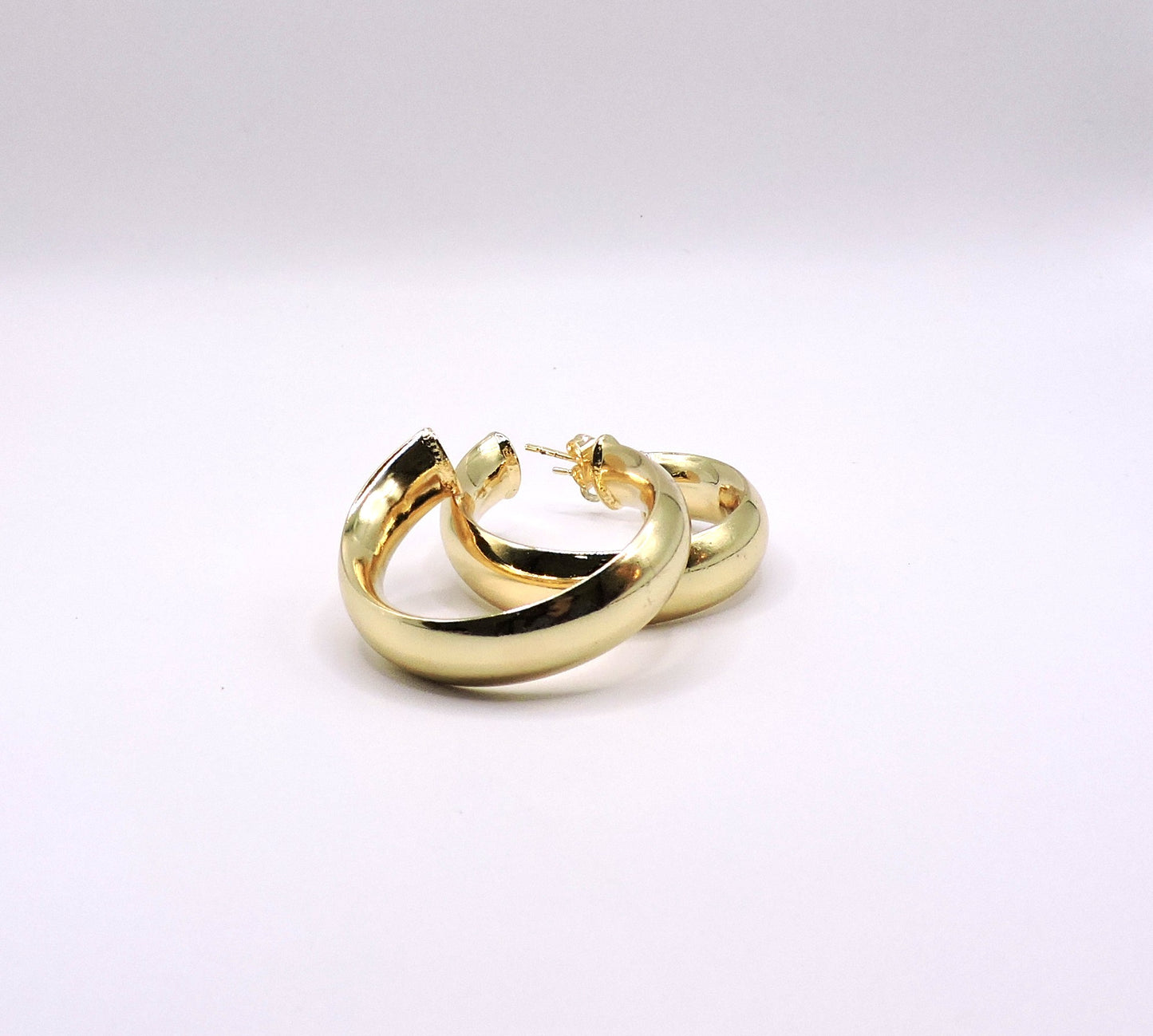 Hoop Earring Medium Hollow  in Gold Filled