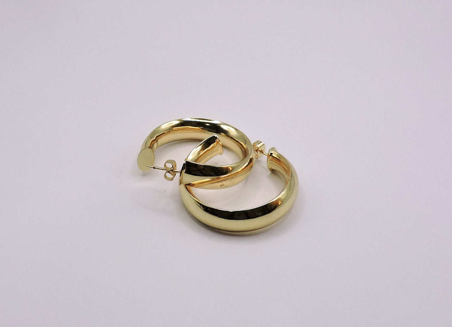 Hoop Earring Medium Hollow  in Gold Filled