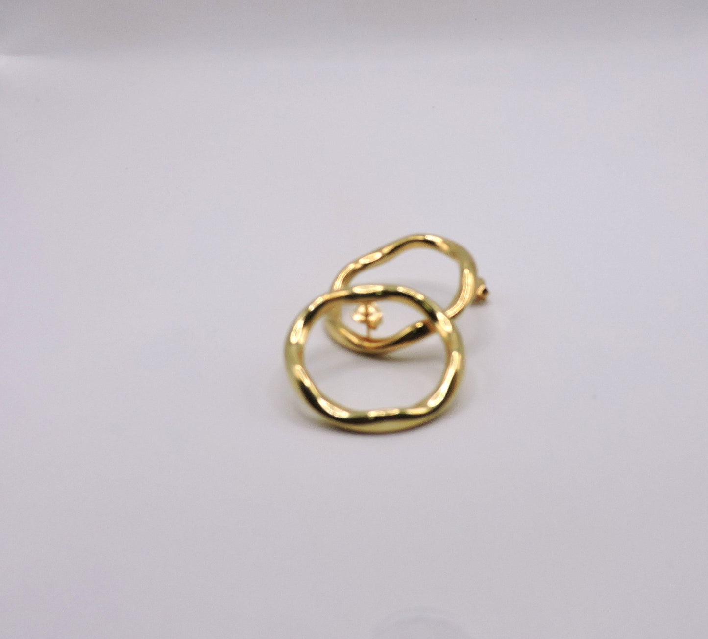 Gold-filled hollow circle earring