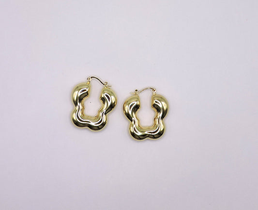 Gold-filled hollow clover hoop earring