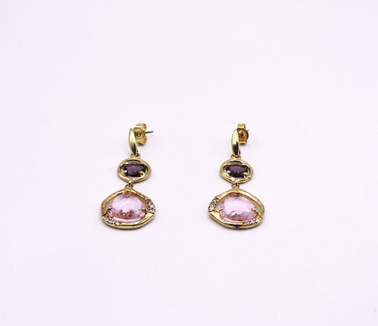 Gold-plated silver earring with pink semiprecious stone and zircons.