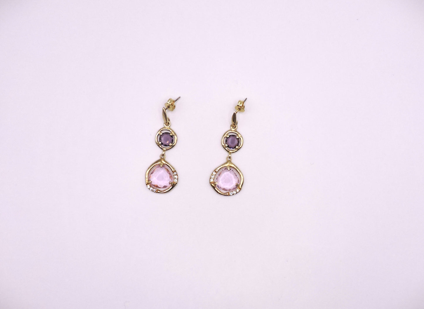 Gold-plated silver earring with pink semiprecious stone and zircons.