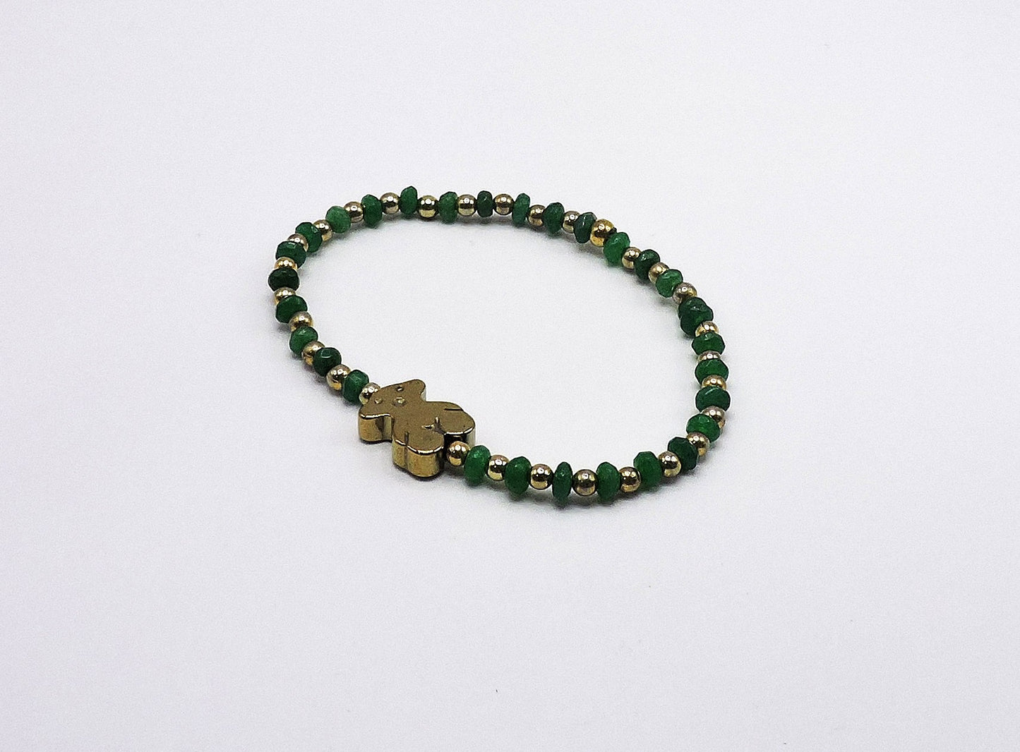 Bracelet made of real green stones, with gold-plated silver nuggets