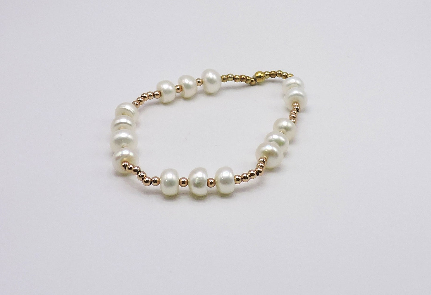 River pearl bracelet with gold-plated silver nuggets.