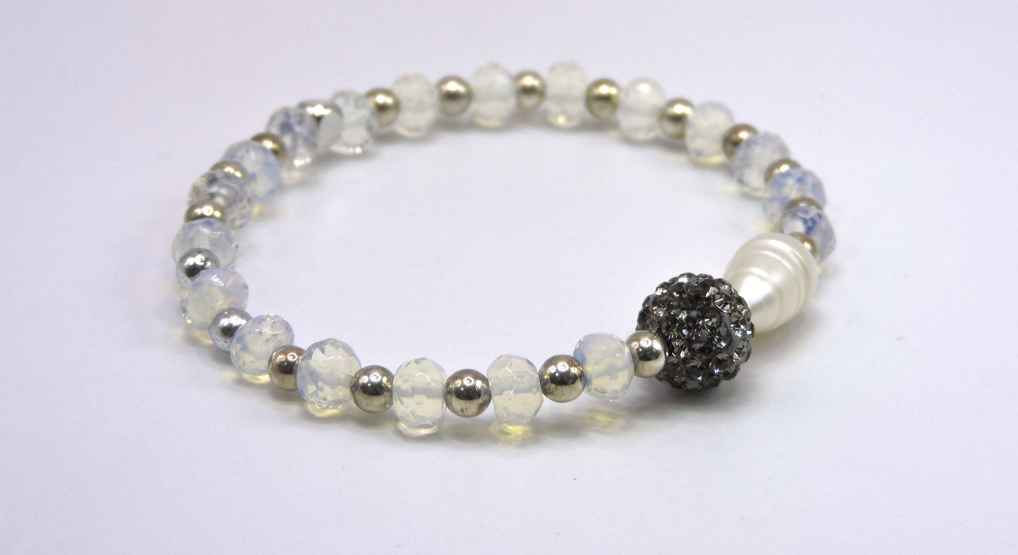 Quartz bracelet with silver beads
