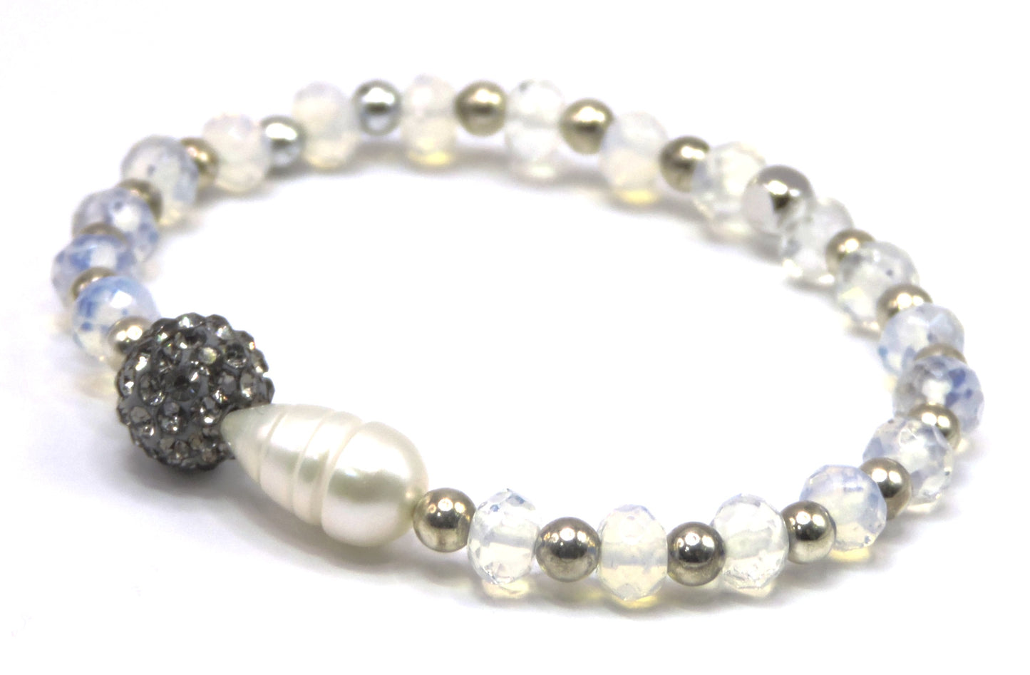 Quartz bracelet with silver beads