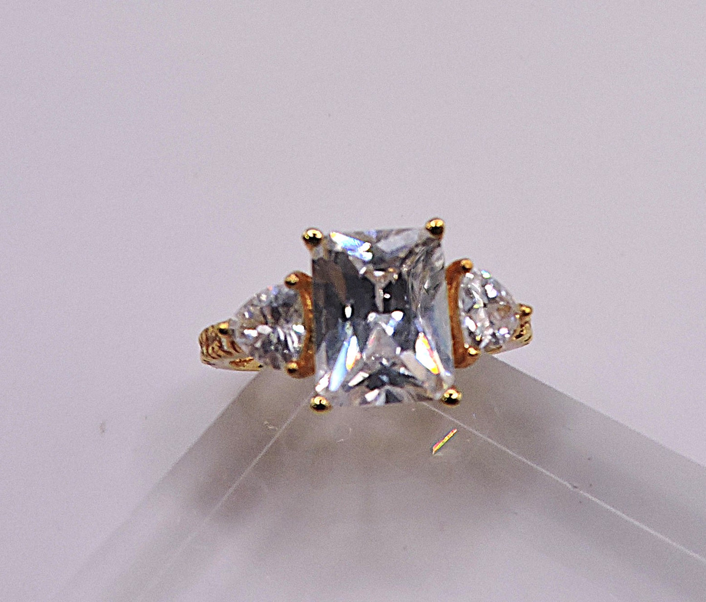Gold-filled ring with rectangular zircon and a surrounding band 7.5 And 8.5