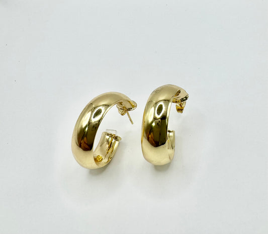 Hoop Earring Medium Hollow  in Gold Filled